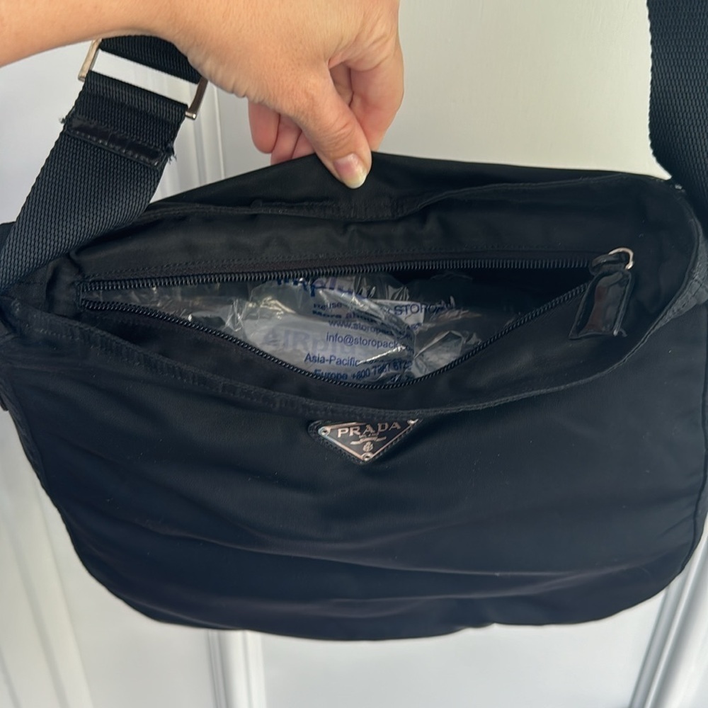 🌟Iconic Prada Tessuto Nylon Tote Handbag Shoulder Bag - Picture 4 of 9